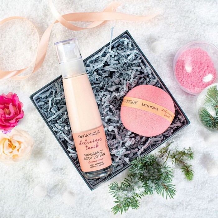 Set cadou Pink Mistery (lotiune de corp si bila baie) Organique